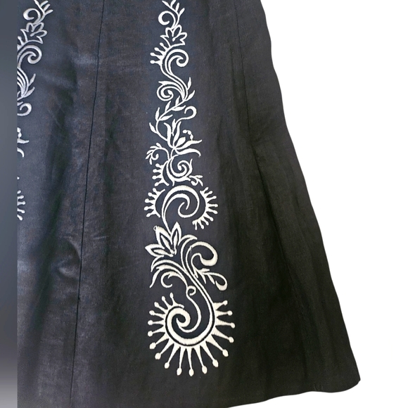 Ann Taylor LOFT Black w/ White Floral Embroidery Panel A-Line Linen Skirt, Sz 8 - Picture 4 of 7